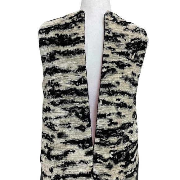 Lisa Perry x Schumacher White & Black Textured Animal Print Mod Style Tunic - Picture 4 of 15